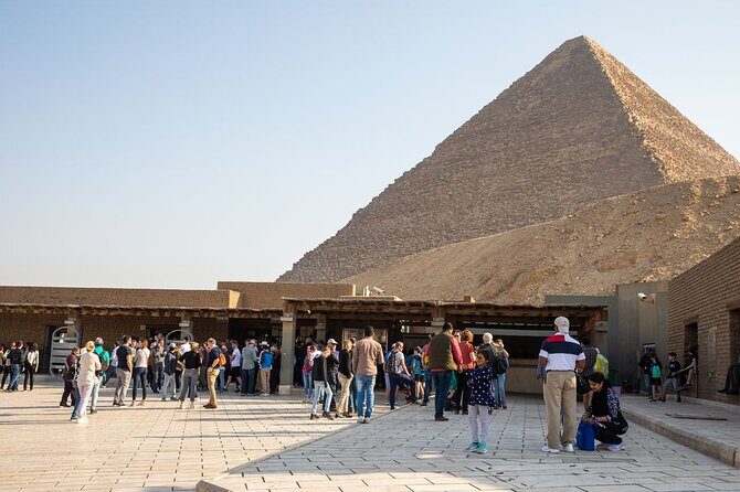 Private Day Tour Pyramids of Giza, Egyptian Museum and Bazaars - Exploring Khan El Khalili Market