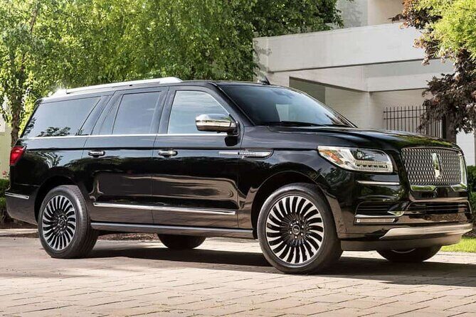 Private Departure Transfer: Niagara Falls, Ontario to Buffalo Niagara International Airport - What the Experience Looks Like