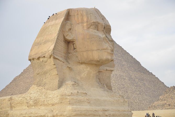 Private Full Day Tours to Pyramids, Sphinx, & Egyptian Antiquities Museum - Visiting the Egyptian Museum and the Tombs of the Pharaohs