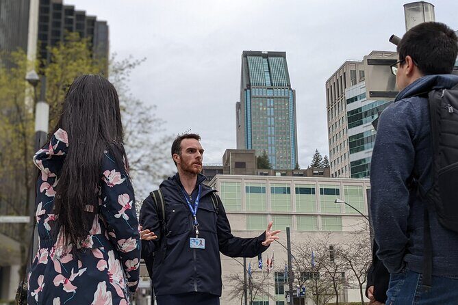Private Guided Old Montréal and Downtown Walking Tour - Exploring the Itinerary in Detail