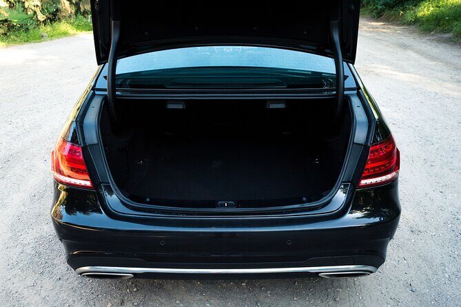 Private Luxury Calgary - Banff / Lake Louise Area 1 Way Transfer - Who Will Find This Service Worth It?