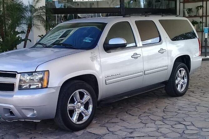 Private luxury transportation from CUN Airport to Playa del Carmen - What to Expect from the Transfer Experience