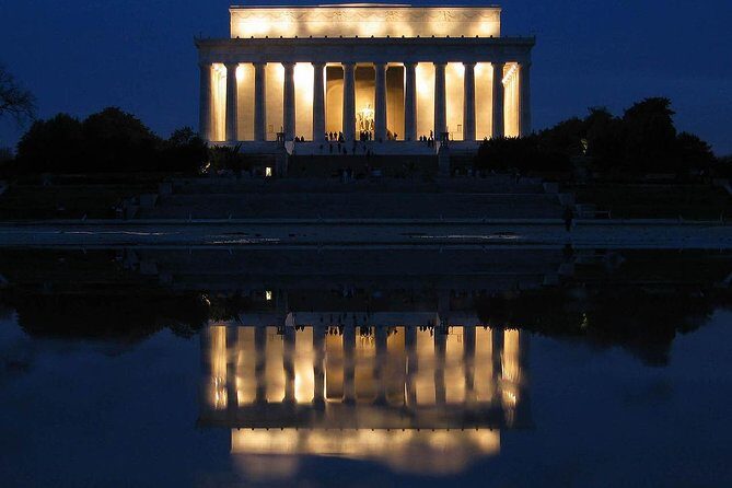 Private Night-Time Monuments Tour of DC for up to 10 Guests - Who Should Consider This Tour?