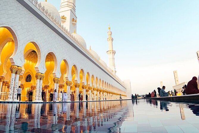 Private Return Abu Dhabi Cultural Tour from Dubai Incl. Transport - Visiting the Louvre Abu Dhabi: Art for the World