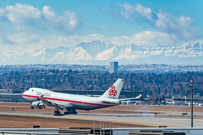 Private Shuttle from Calgary/ YYCAirport/Canmore/Banff Transfers - What the Reviews Say