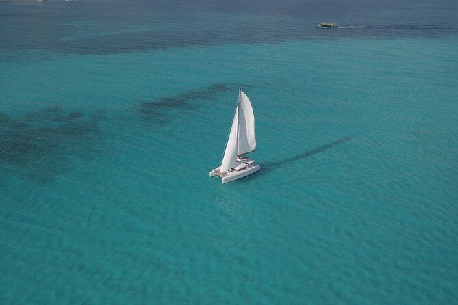 Private Snorkeling and Sightseeing Catamaran Boat Tour Deluxe 36 passengers - Why the Experience Works