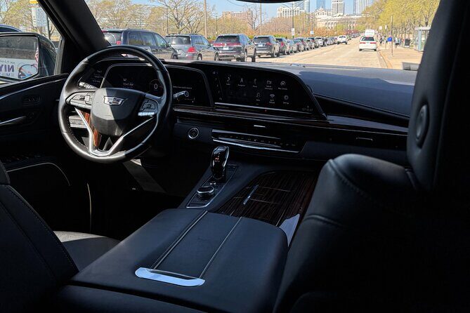 Private SUV Transfer from O'Hare Midway Airport to Chicago - How it Compares to Other Transportation Options