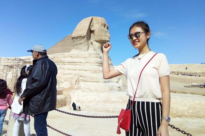 Private Tour Giza pyramids ,Sphinx. Lunch and local bazaars - FAQs
