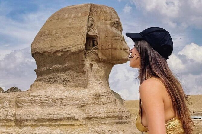 Private Tour in Giza Pyramids Sphinx with VIP Lunch - Exploring the Giza Pyramids and Sphinx