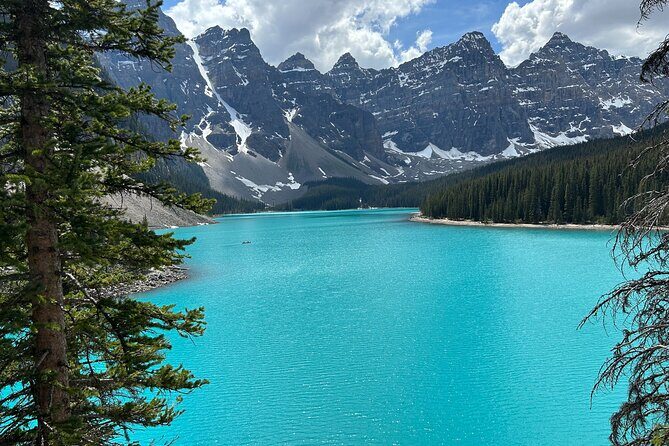 Private Tour Lake Louise & Moraine Lake - The Ride to Lake Louise