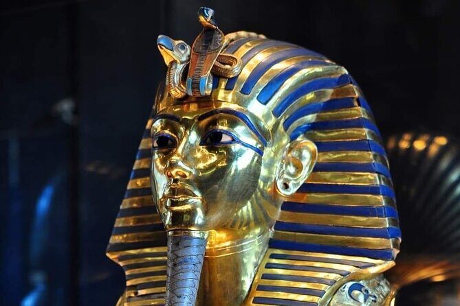 Private tour to Giza pyramids and Egyptian museum and old Cairo - Authenticity and Local Flavor