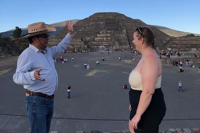 Private Tour to Teotihuacan with Architect from CDMX - The Pyramid of the Moon and the Residential Area
