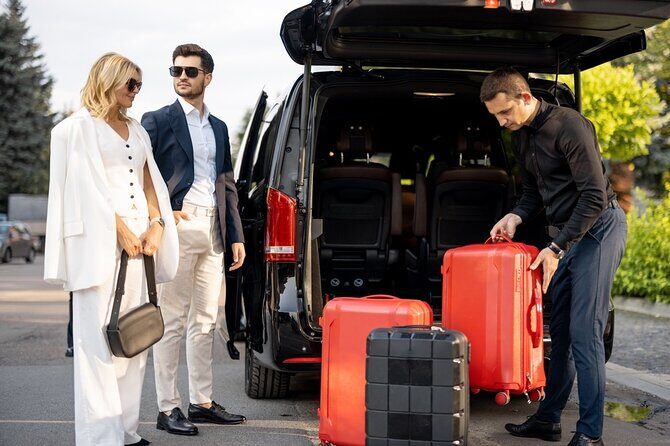 Private Transfer to and from YTZ Toronto Billy Bishop Airport - Is It Worth It?