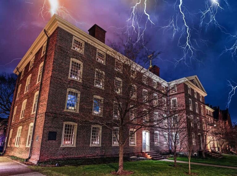 Providence Ghost Tours: Phantoms, Poltergeists, & Pestilence - The Spooky Local Legends