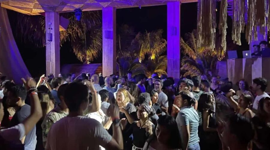 Puerto Escondido Pub Crawl - The Social Aspect and Group Dynamics