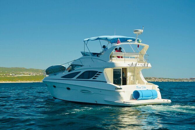 Pura Vida Yacht 42 FT with all inclusive service in Cabo - Food & Beverages: An All-You-Can-Eat Feast