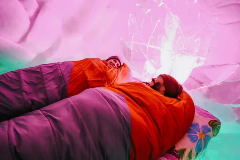 Quebec City: Hôtel de Glace (ice hotel) Overnight Experience - Sleeping in the Icy Comfort Zone