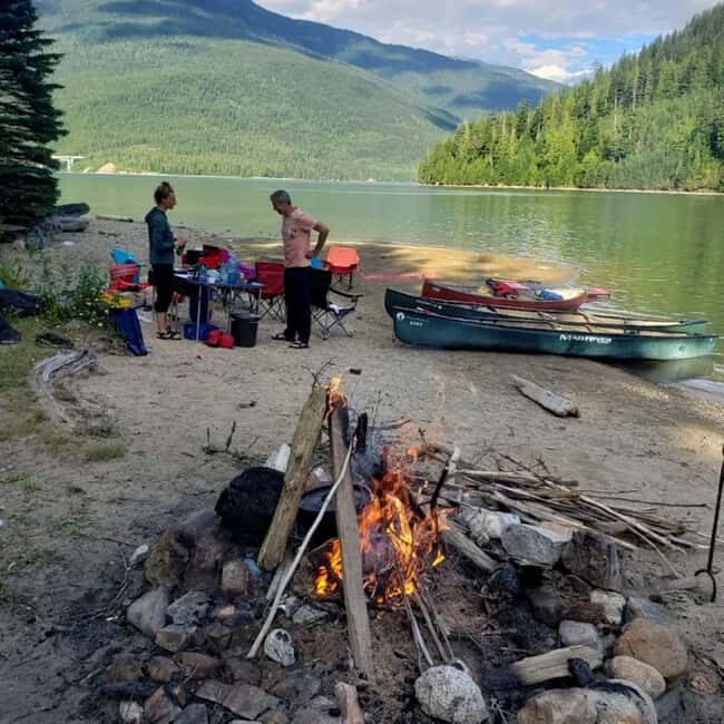 Revelstoke: Guided Canoe Tour with Snacks