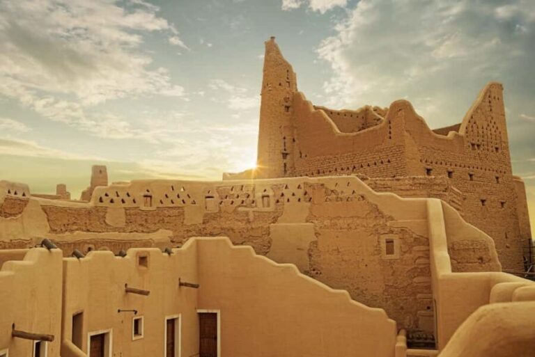 Riyadh: VIP Tour with Saudi Cuisine Meal and Hotel Pickup - Who Would Appreciate This Tour?
