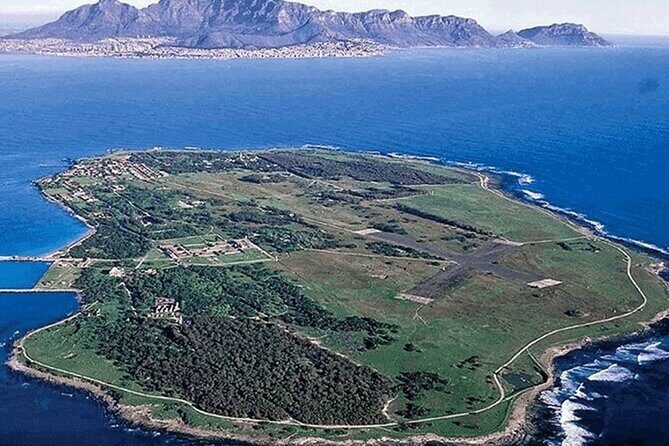 Robben Island Guided Tour & Two Ocean Aquarium with tickets - Returning to the V&A Waterfront