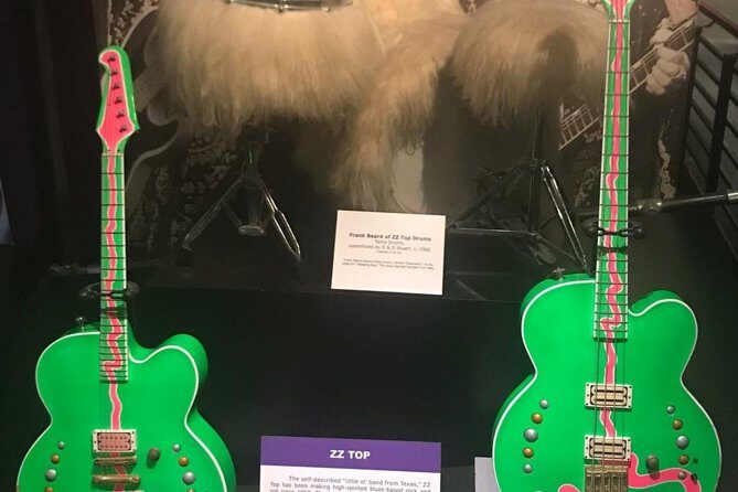 Rock and Roll Hall of Fame Admission in Cleveland - Navigating the Space and Group Experience