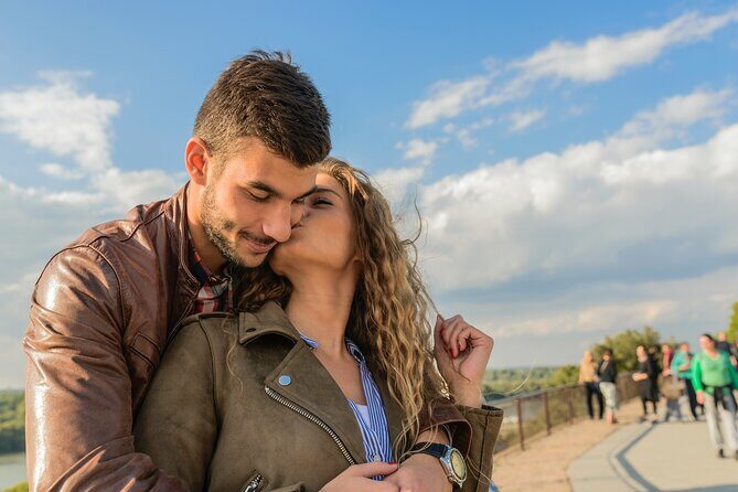 Romantic Rendezvous: Albuquerques Enchanting Couples Walk - Who Will Love This Tour?