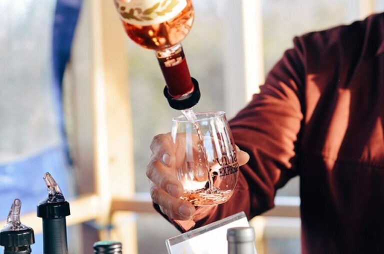 Sacramento: Old Vine Express Train Ride with Wine Tasting - Authenticity and Unique Touches