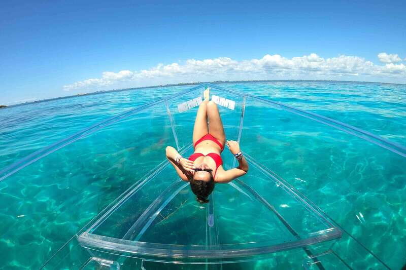 Sail around cancun in the best transparent boat + 2 drinks - The Experience in Practice