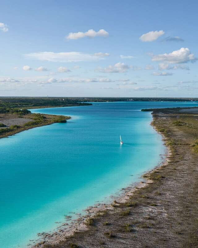 Sailboat tour in the seven colors lagoon of Bacalar - A Complete Look at the Bacalar Sailboat Tour