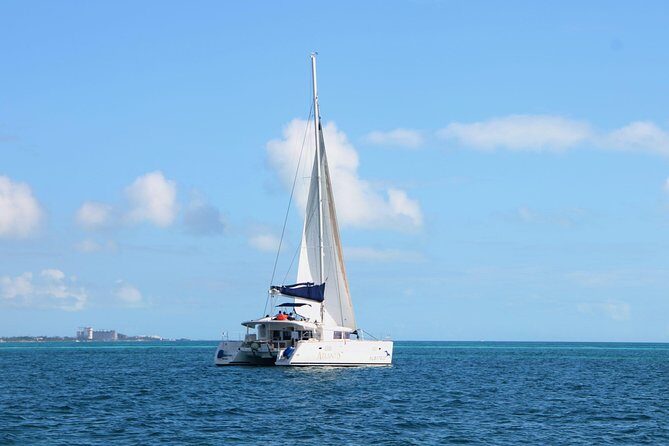 Sailing Catamaran with Open Bar to Isla Mujeres - What We Love About This Tour