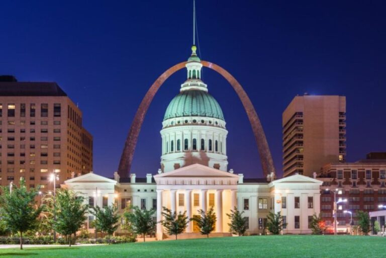 Saint Louis: Private Romantic Tour in The City of Love - The Gateway Arch and Its Significance