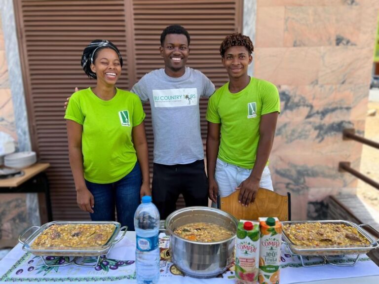 Sal Island: Catxupa Cooking Class with a local family - The Itinerary: From Market to Meal