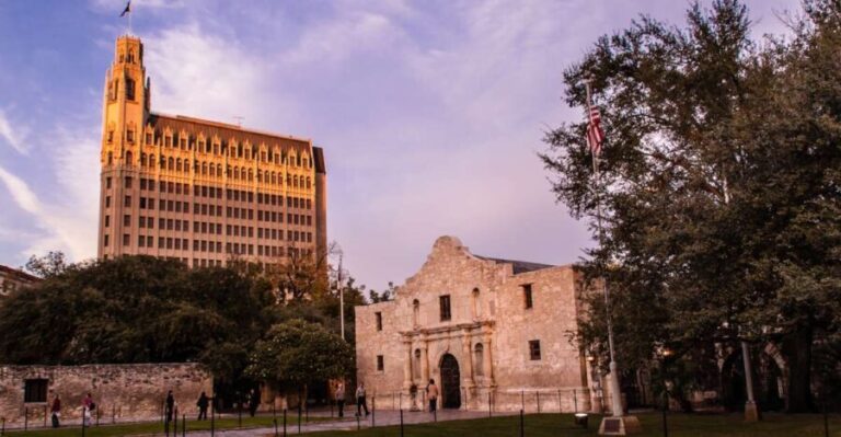 San Antonio: Guided Haunted Pub Crawl - Authentic Stories and the Guides