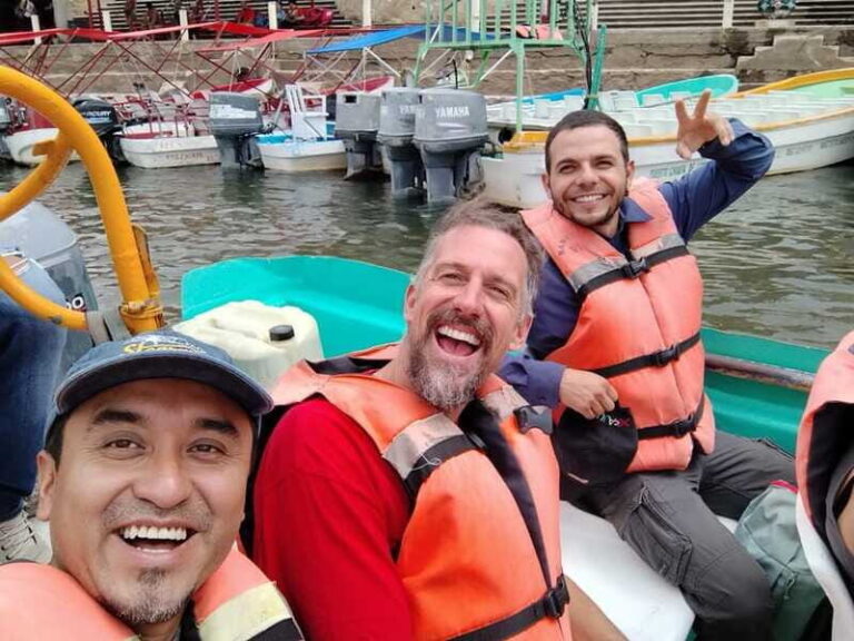 San Cristobal: Sumidero Canyon and Botanero Restaurant Tour - The Charm of a Botanero: Local Flavors and Social Traditions