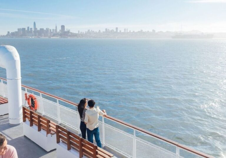 San Francisco: Christmas Day Buffet Brunch or Dinner Cruise - Authentic Experiences and Authenticity