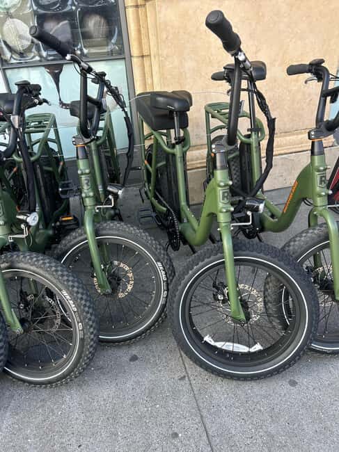 San Francisco: Electric Bike Rental with Helmet and Lock