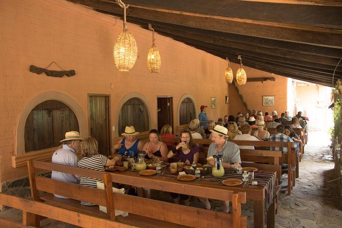 San Sebastian del Oeste - Transportation and Group Size