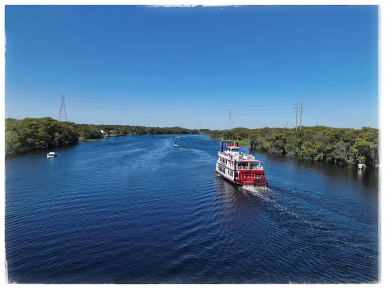 Sanford: St. Johns River Dinner Cruise with Live Music - What Makes This Cruise Special?