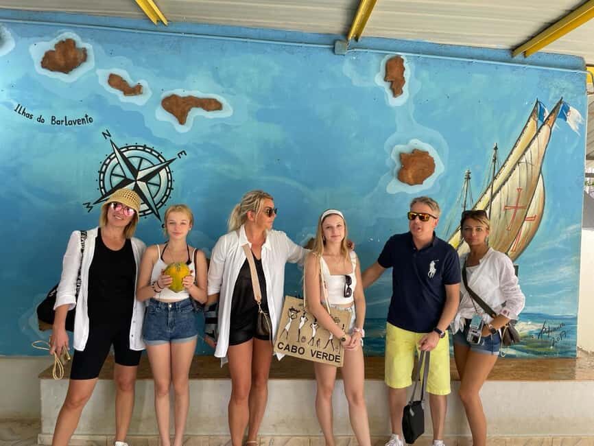Santiago Island: Full-Day Tour