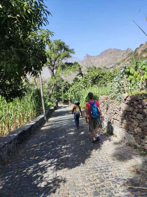 Santo Antão: 2-Day Guided Hiking Tour - Day 2: Valleys, Bananas, and Traditional Villages