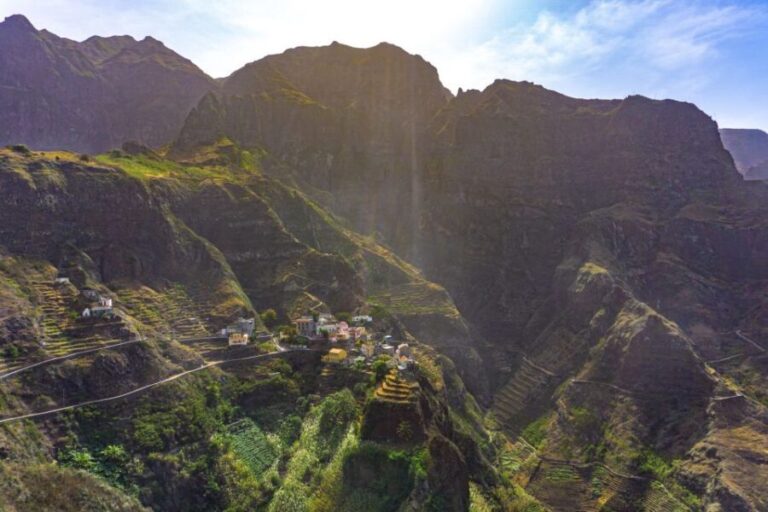 Santo Antão: Ponta do Sol & Fontainhas Guided Trip with Hike - Evaluating the Value
