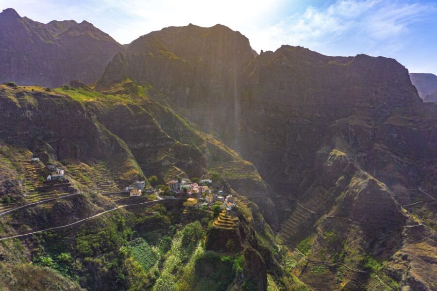 Santo Antão: Ponta do Sol & Fontainhas Guided Trip with Hike