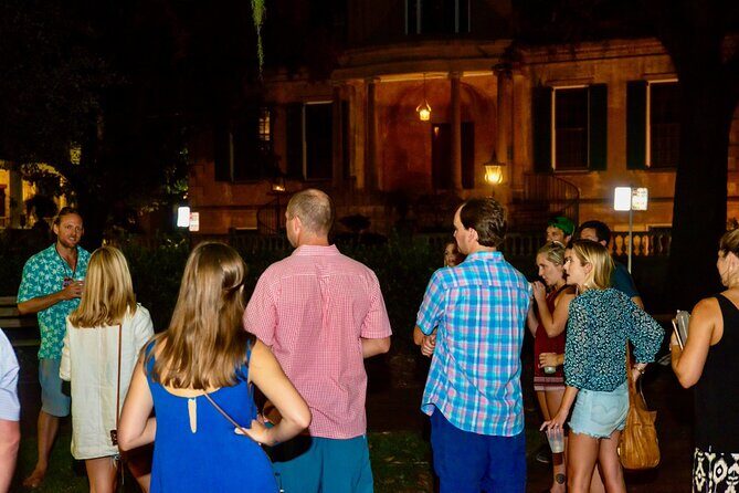 Savannah Ghost Tour for Adults ALL Alcoholic Drinks Included - Drinks and Atmosphere: The All-You-Can-Drink Advantage