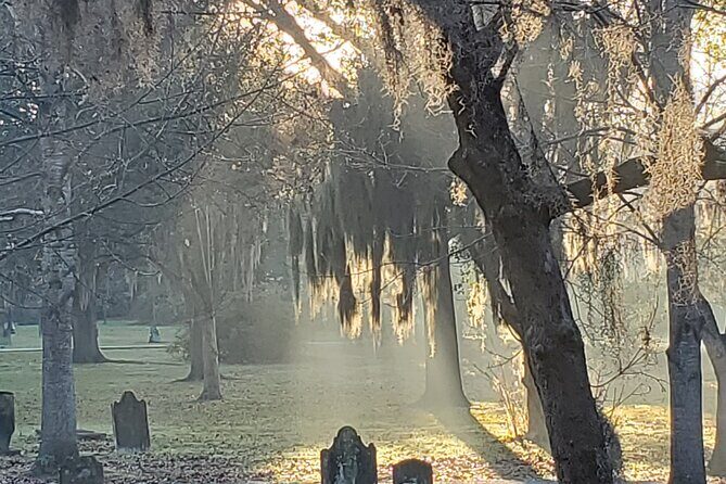 Savannah History and Haunts Candlelit Ghost Walking Tour - The Itinerary in Detail