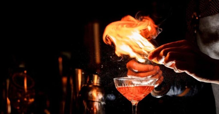 Savannah: Midnight in the Garden Walking Tour and Pub Crawl - What to Expect from the Tour