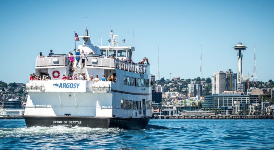 Seattle: Guided Harbor Cruise - The Guide and Commentary