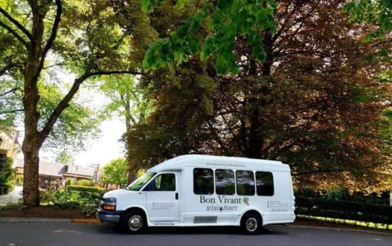 Seattle: Woodinville Guided Wine Tour with Optional Tastings - Why This Tour Works Well