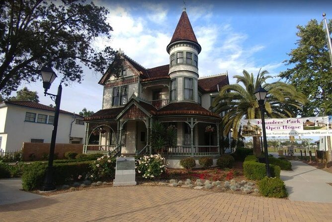 Self-Guided Anaheim Scavenger Hunt: Anaheim Grapes To Glory - Who Will Love This Experience?