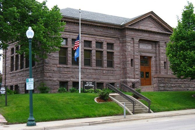 Self-Guided Scavenger Hunt: Rock and Roll Through Sioux Falls - The Itinerary in Detail