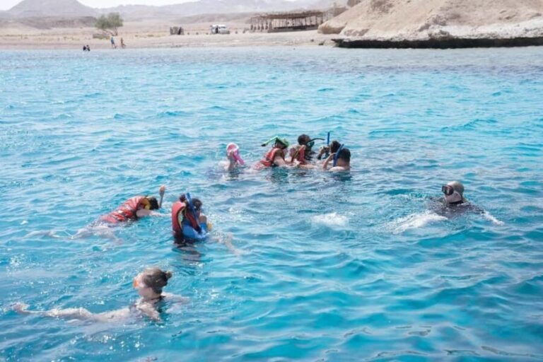 Sharm El Sheikh: Ras Mohamed Cruise with Snorkeling & Lunch - Lunch and the Return Journey
